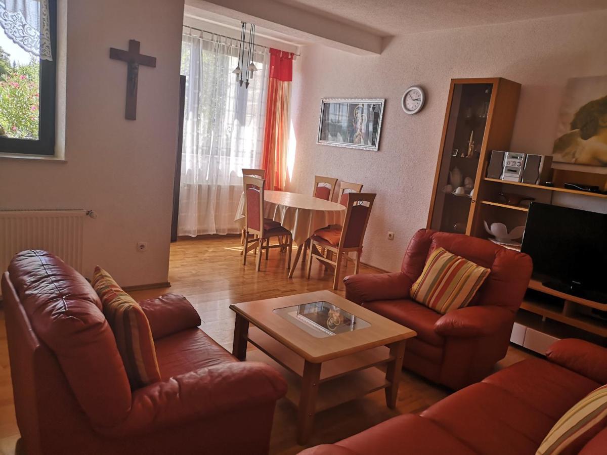 Apartments Galic Омиш Экстерьер фото